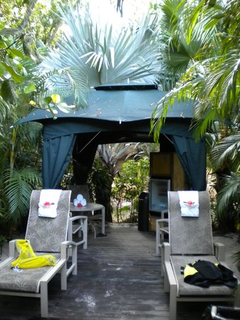 Cabana for 6 at Discovery Cove
